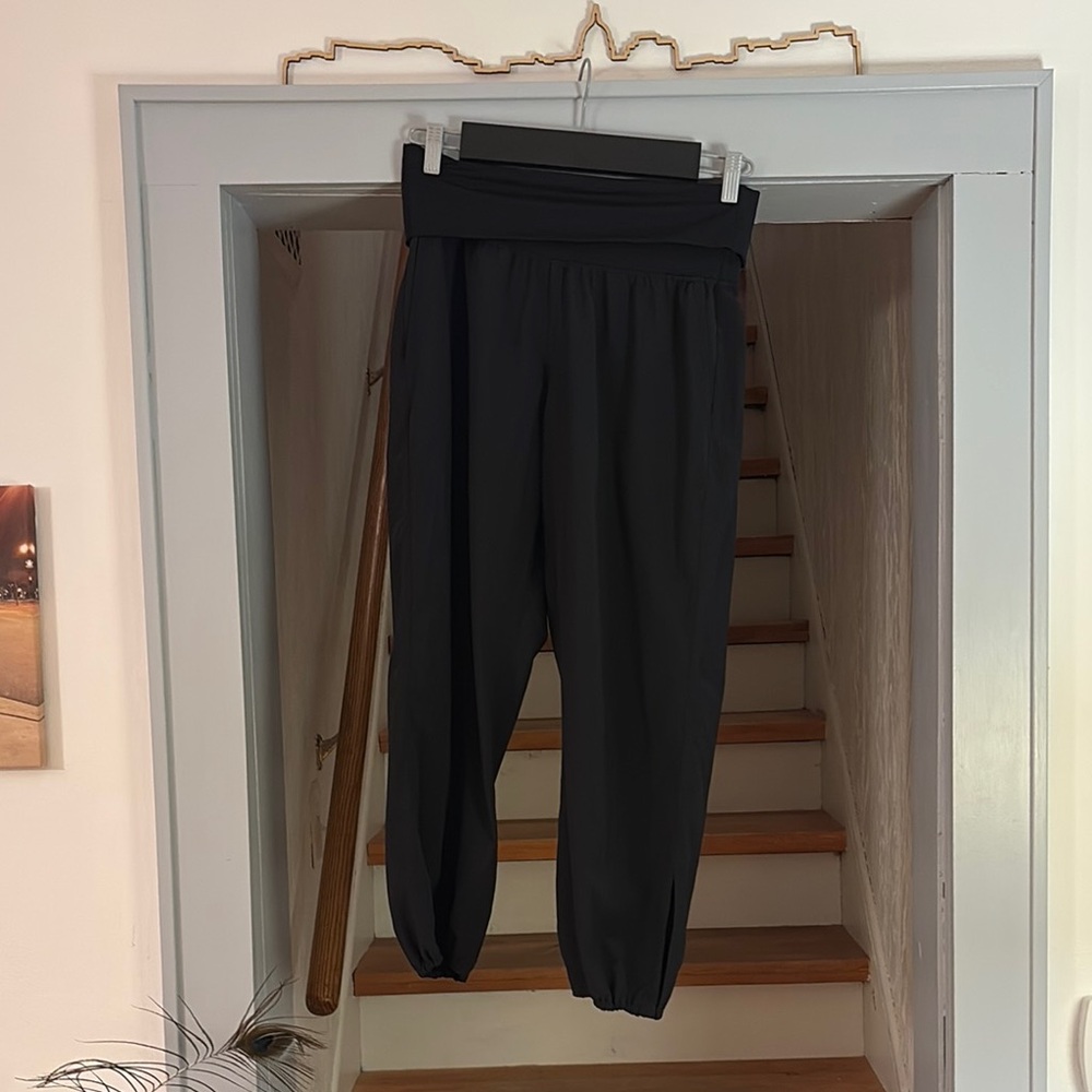 Black Lulu Lemon Harem Yoga Roll Down Waist Lightweight Joggers/Pants Worn Once!